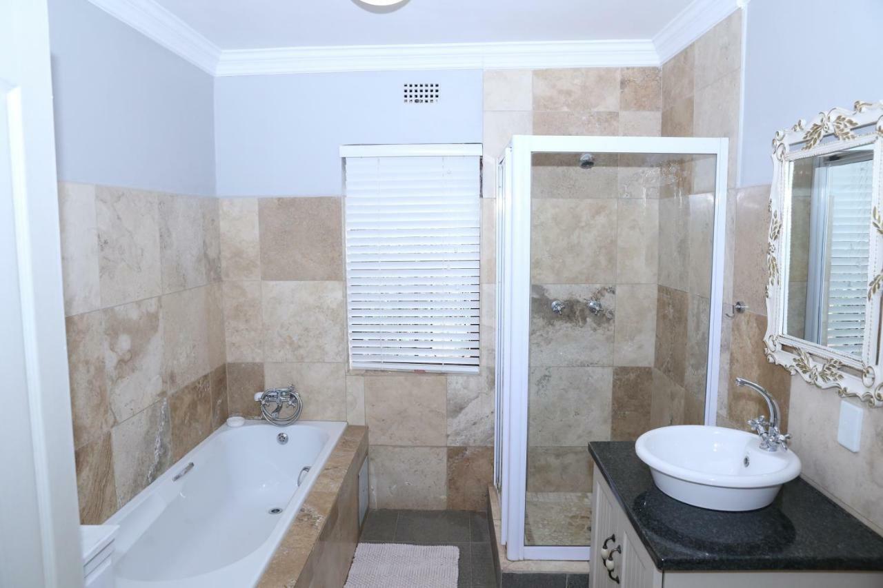 Angel Oak Guesthouse Brits Zewnętrze zdjęcie